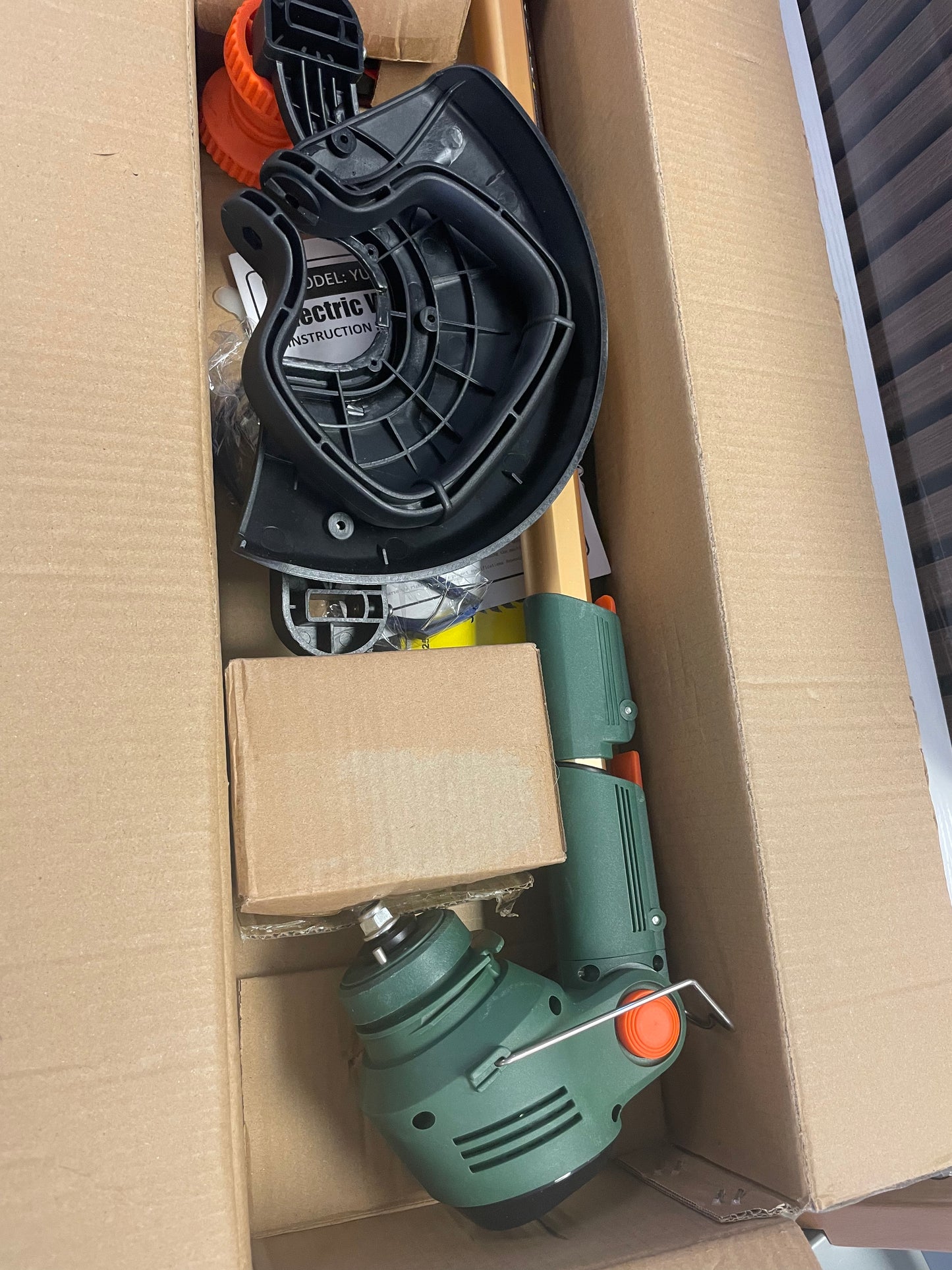 Lawn Mower, (21V 2x4.0A Battery & Charger), 4-in-1 Grass Trimmer/Wheel Edger/Mini-Mower/Brush Cutter, with 2 x Saw Blades, 2 x Metal Blades, 20x Grass Cutting line