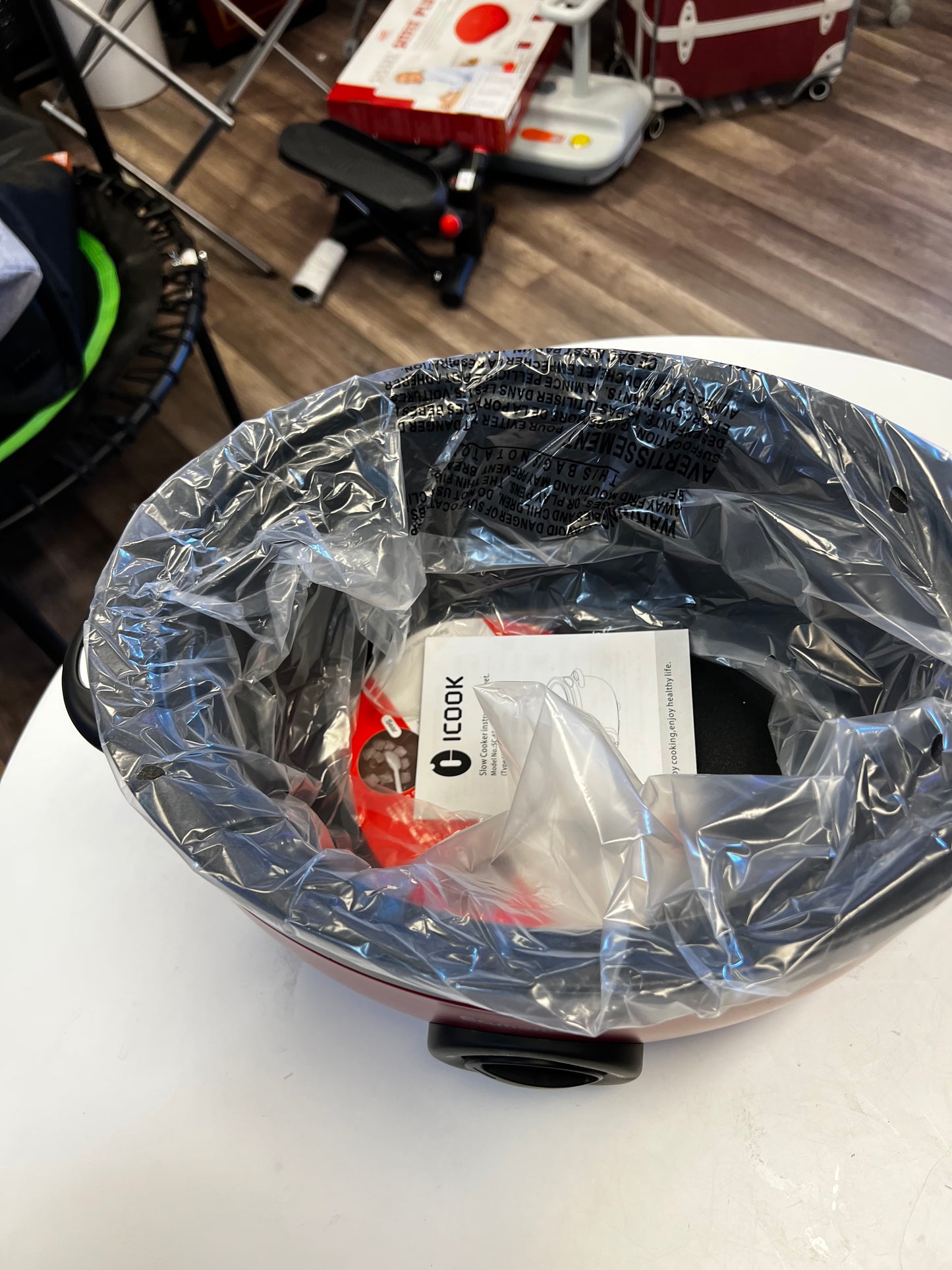 Slow Cooker 6+ Quart Red Uniform Heating,Non Stick Pot,Aluminum,6.5Qt Slow Cooker Makes Your Food More Delicious.Suitable as a Gift for Wives,Parents,and Friends
